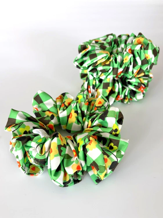 Matcha Scrunchie w kwiaty