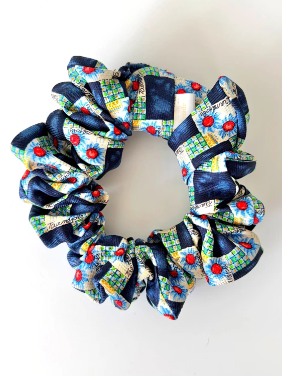 Jedwabna scrunchie w kwiaty